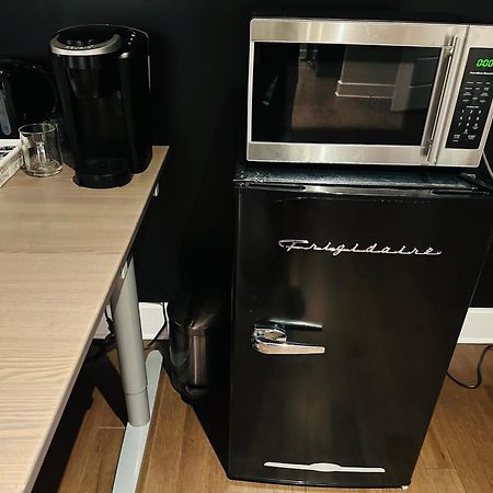 Urban Retreat - 2 Bedroom, 3 Beds, 6 Guests, Free Parking Longueuil Exterior foto